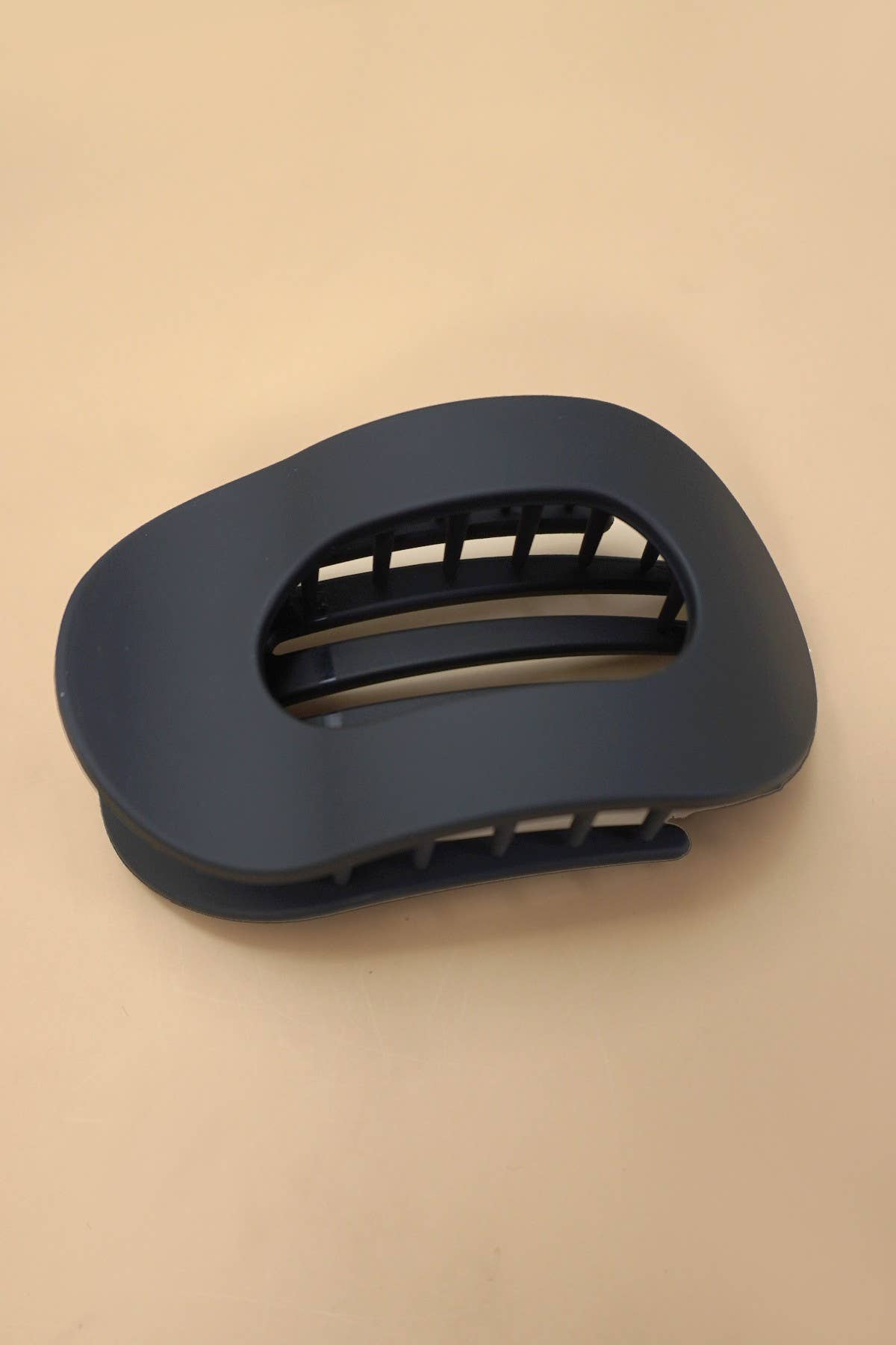 Jumbo Lay Flat Oval Hair Claw Clips Secure Styling | 40H982: AIRY BLUE