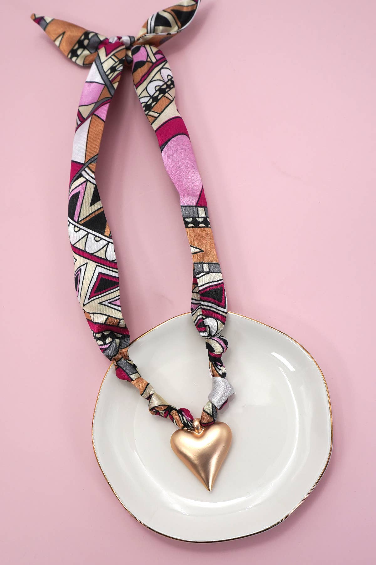 HANDMADE SCARF CHARM NECKLACE | 80N91790: J