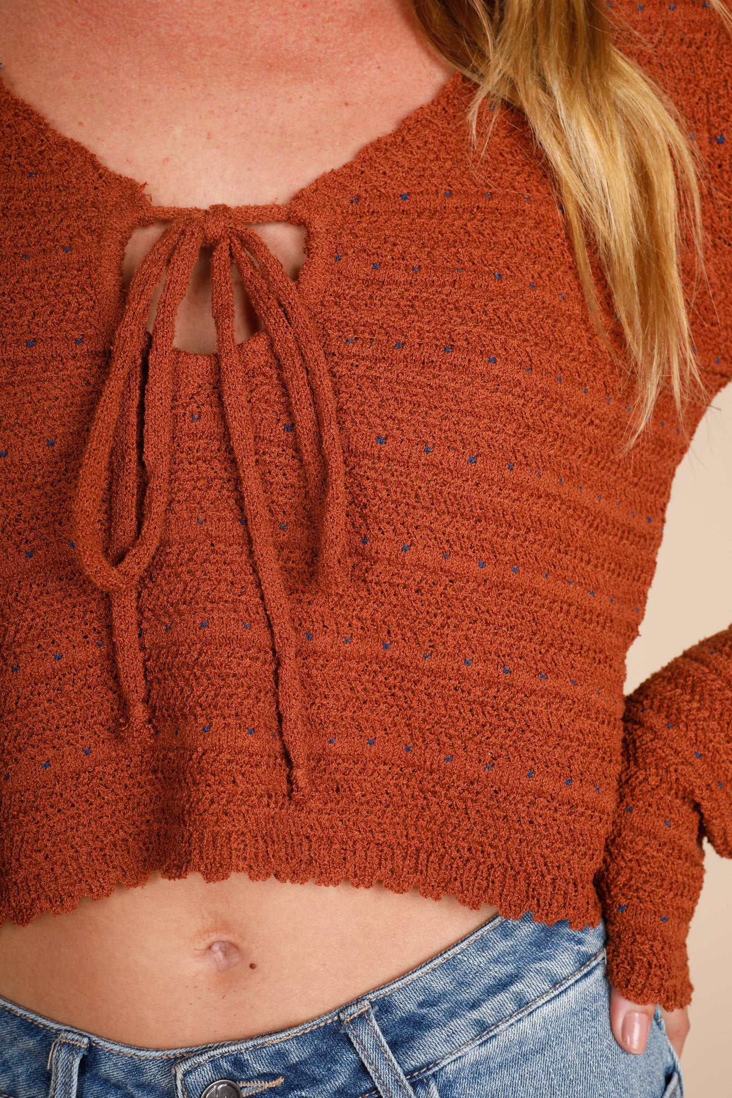 DEEP V KEY HOLE BOW TIE LONG SLV TOP: Brown / M