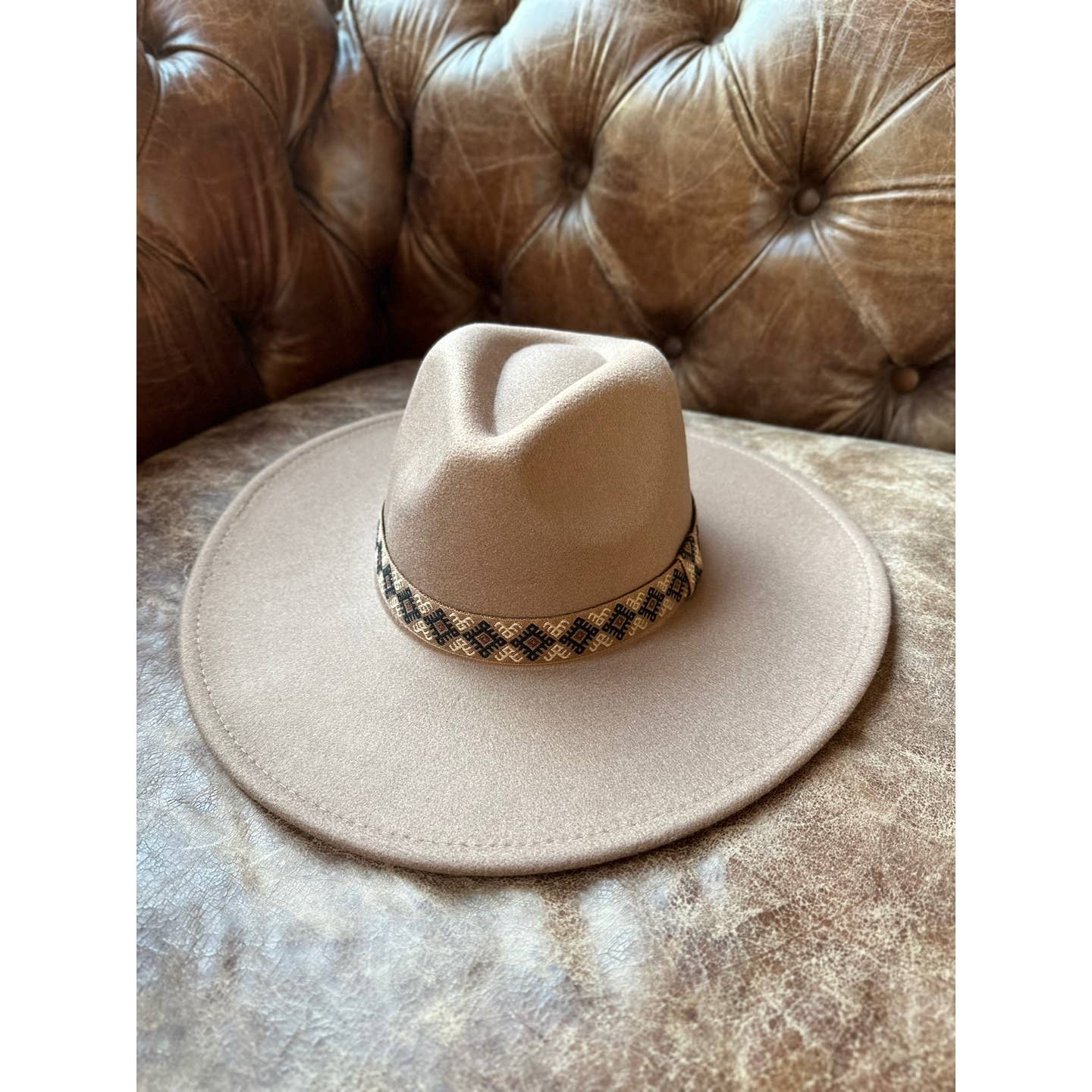VEGAN FELT PANAMA HAT With JACQUARD TAPE: CAMEL / ONE SIZE