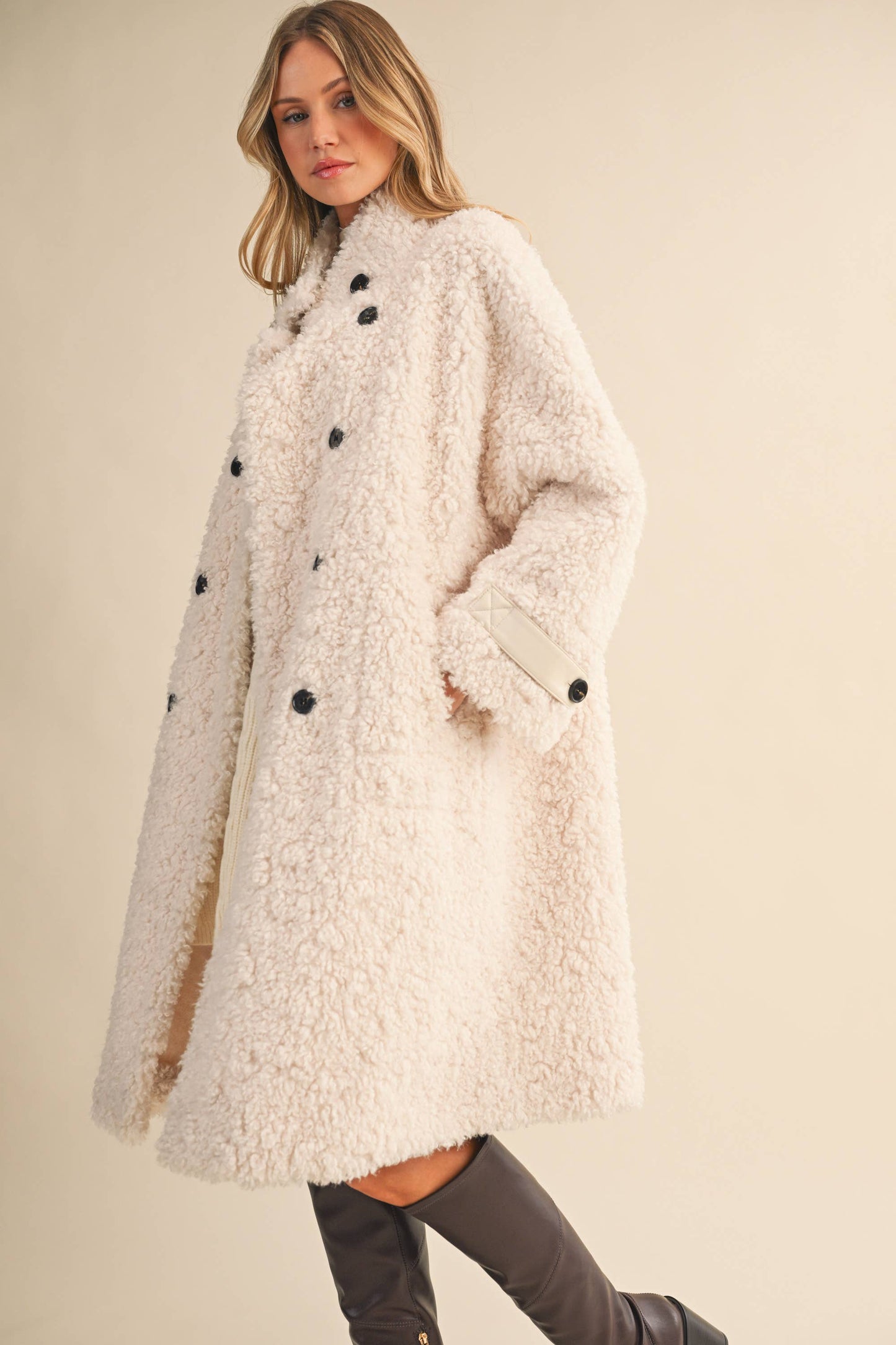 IJ1666 FAUX FUR SIDE POCKET COAT: IVORY / One Size