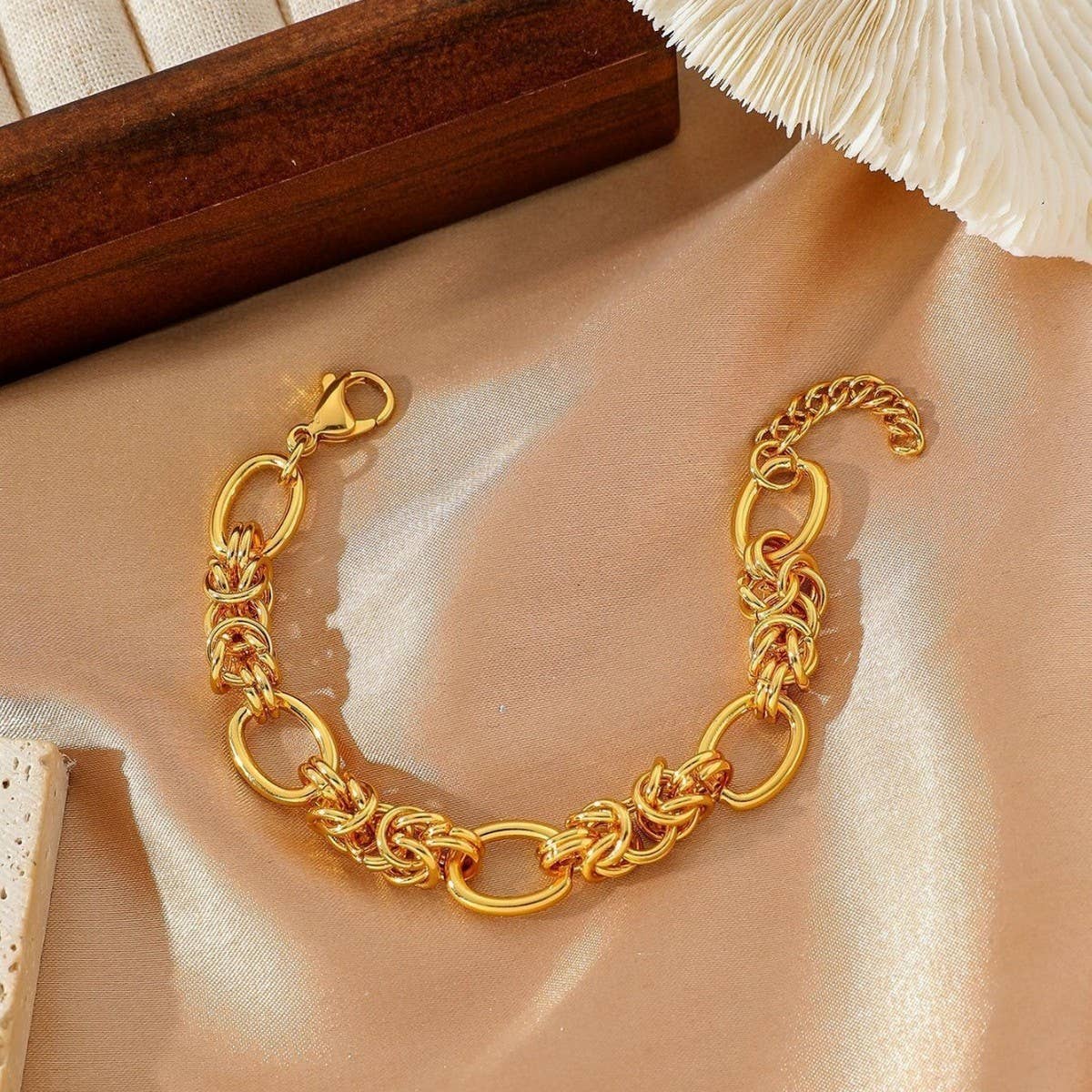 Versatile 18K Gold Titanium Steel Bracelet_Cwmm3719: GOLD5 / OS