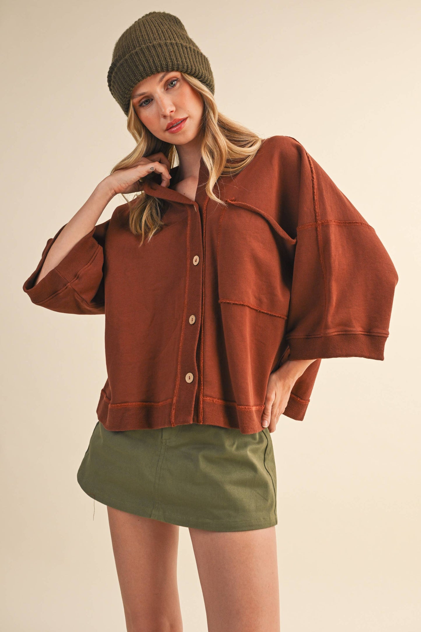 IP1377-D COTTON TWILL DENIM SKORTS WITH BELT LOOP: KHAKI / M