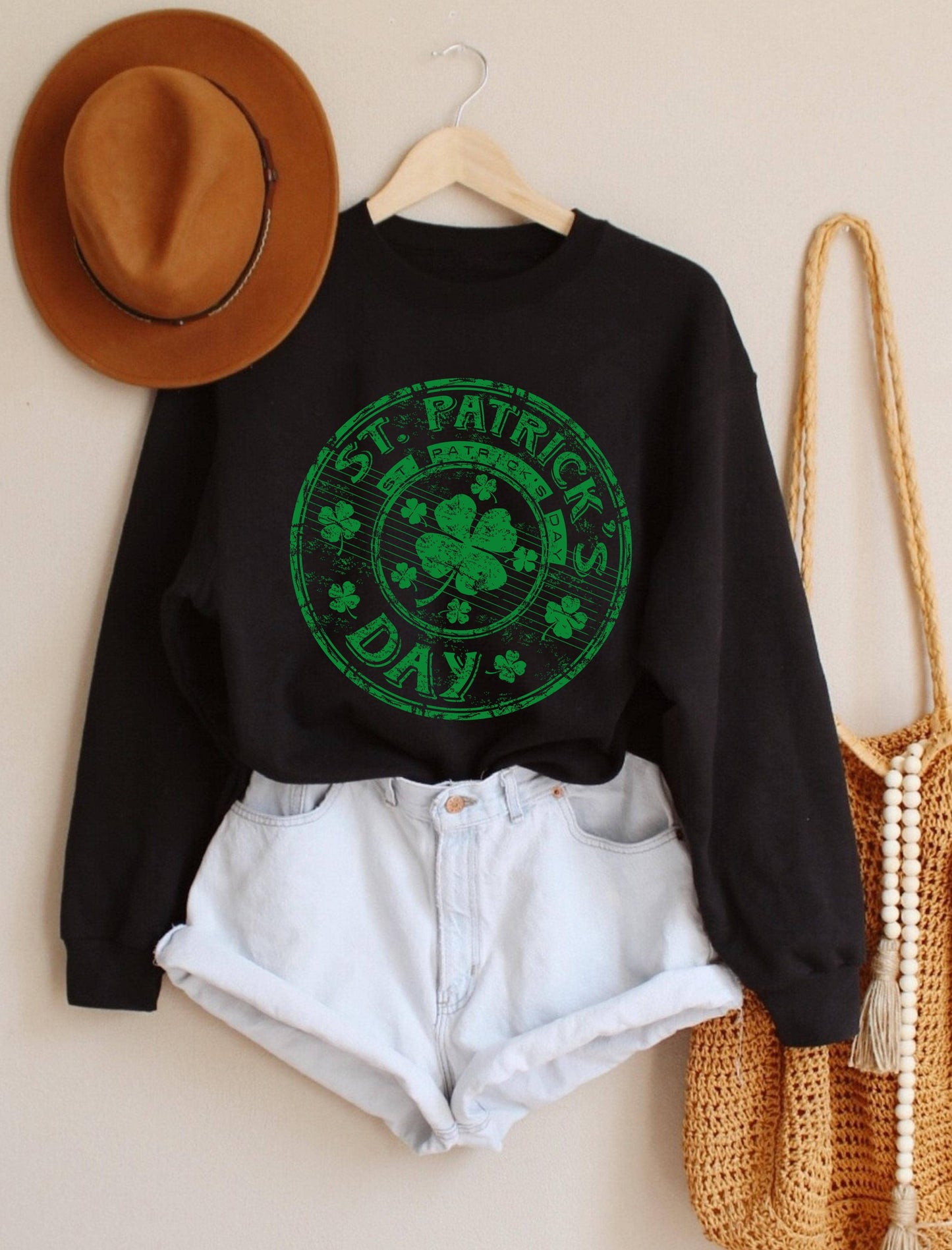 St. Patrick's day: White / M