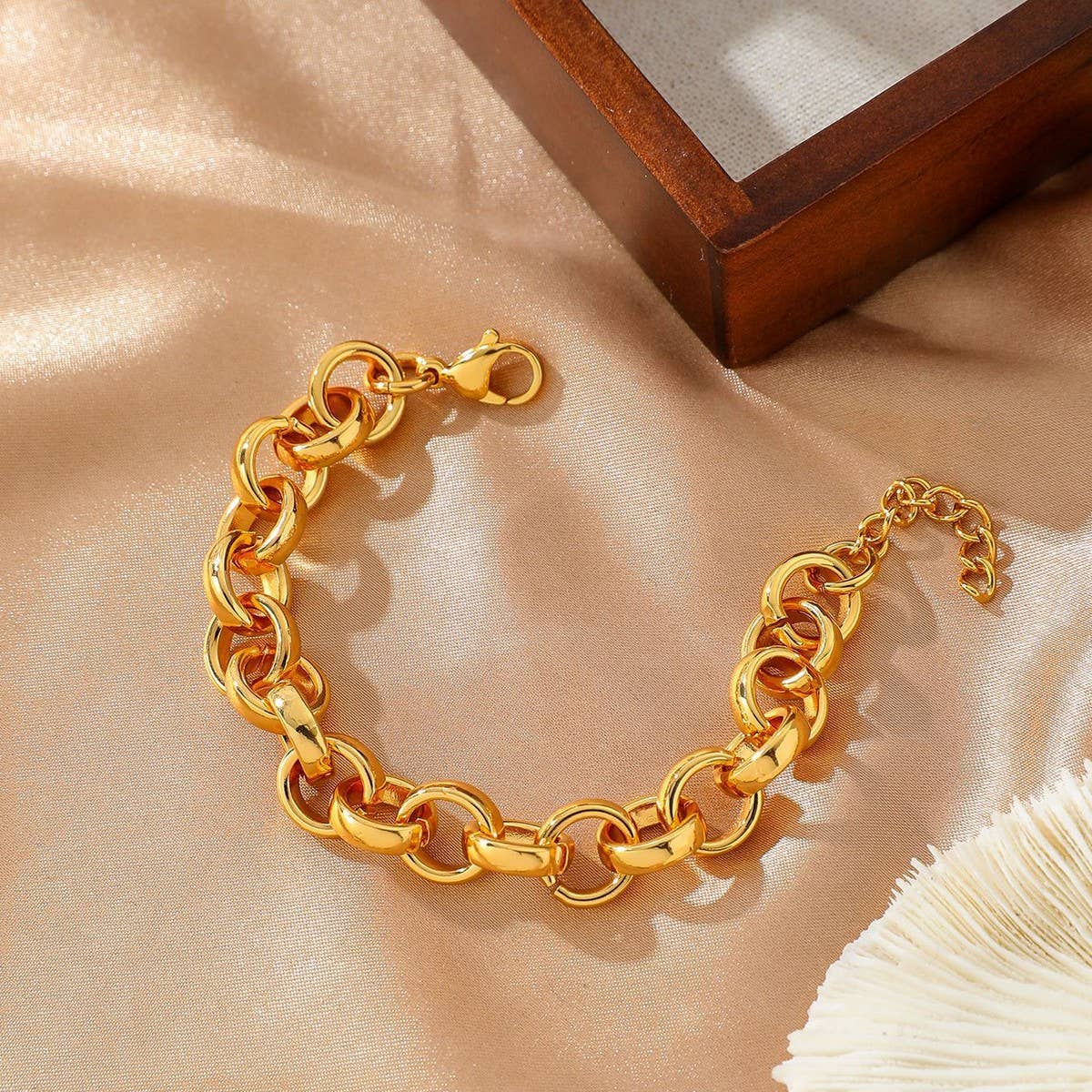 Versatile 18K Gold Titanium Steel Bracelet_Cwmm3719: GOLD2 / OS