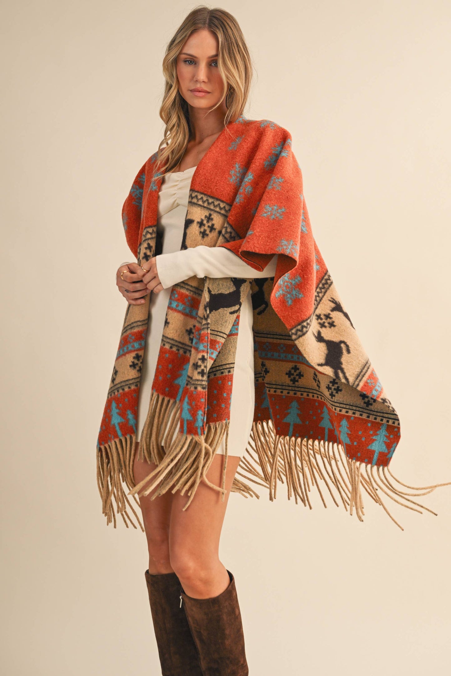 IJ1662 PRINTED FRINGED OVERSIZED CAPE: RUST / One Size