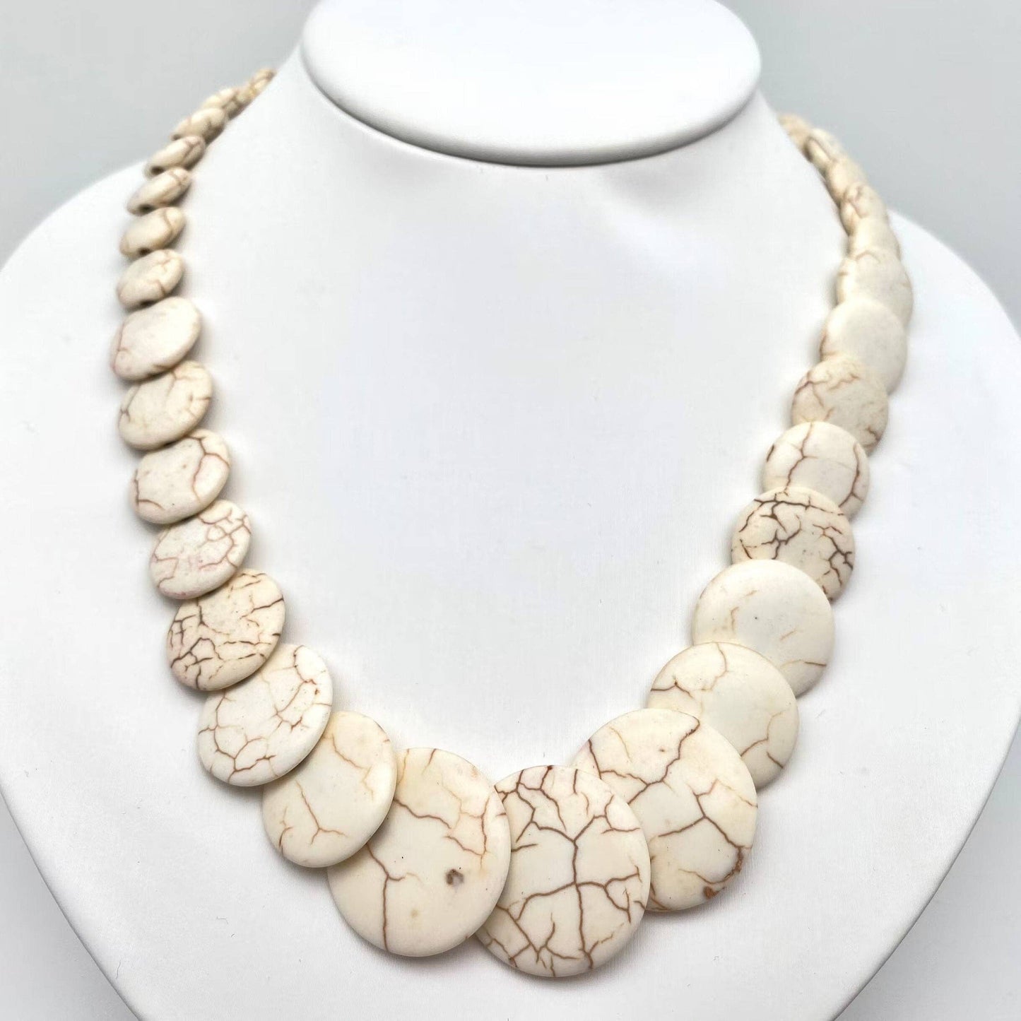 Ethnic Turquoise Short Beaded Necklace: BLUE