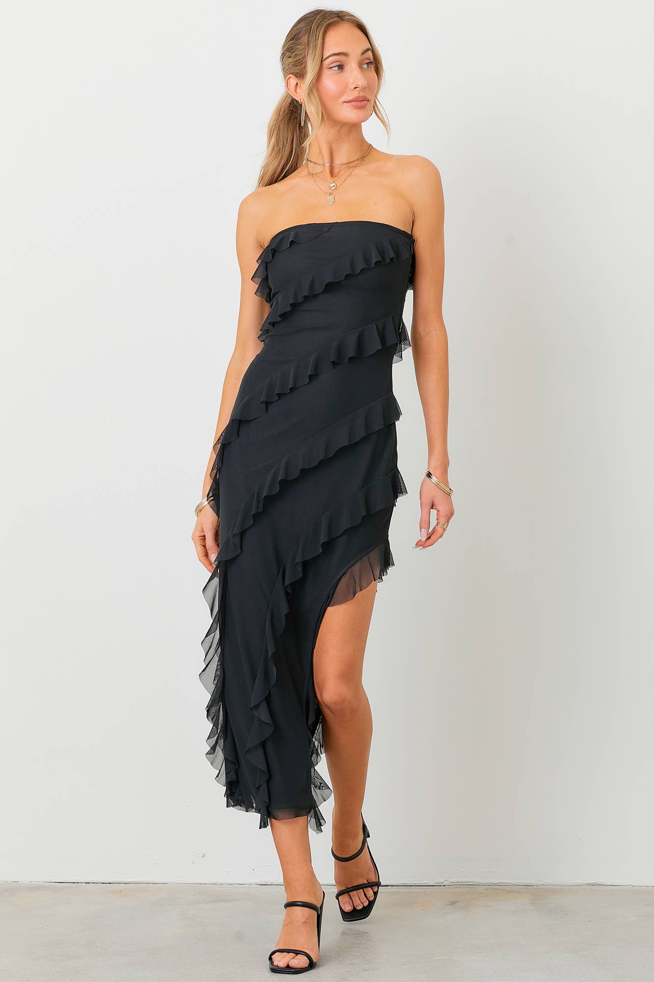 Strapless Frill Dress: RED / S