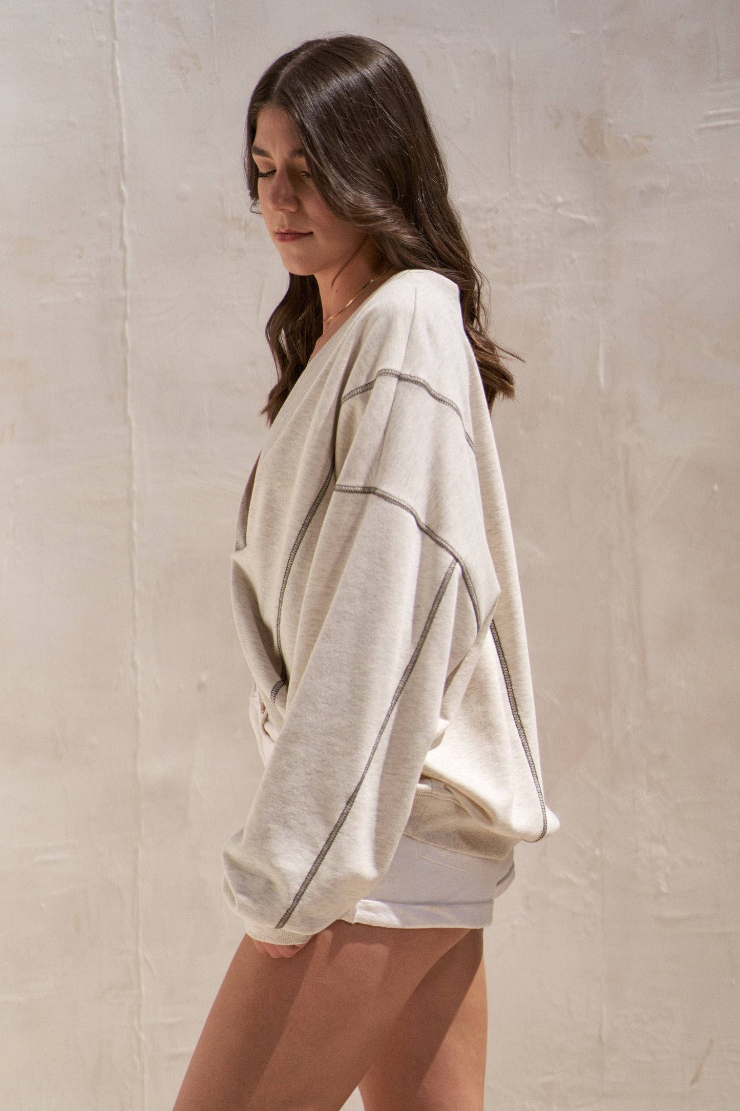 TWIST FRONT LONG SLEEVE TOP: Heather Grey / L/XL