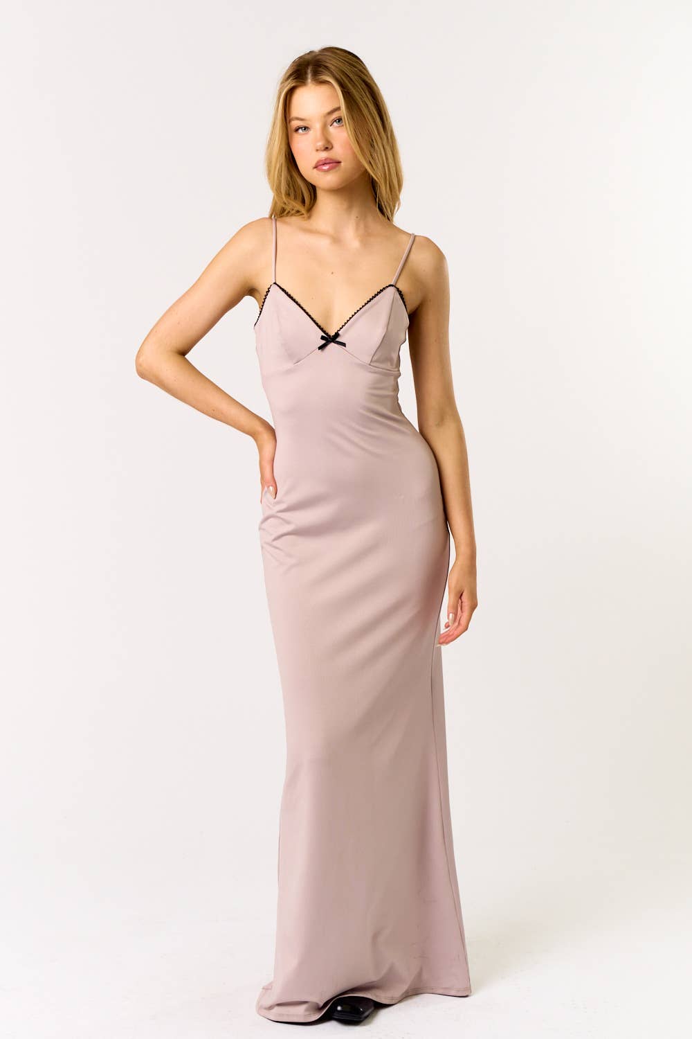 BD24818 LACE BOW DETAIL CAMI FLARED MAXI DRESS : DUSTY LAVENDER / S