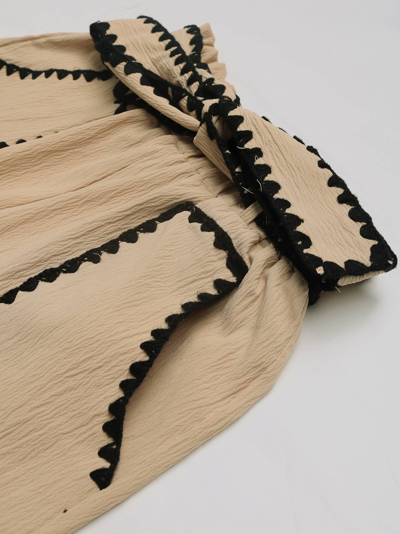 Lace-up casual wide-leg shorts: Apricot / M