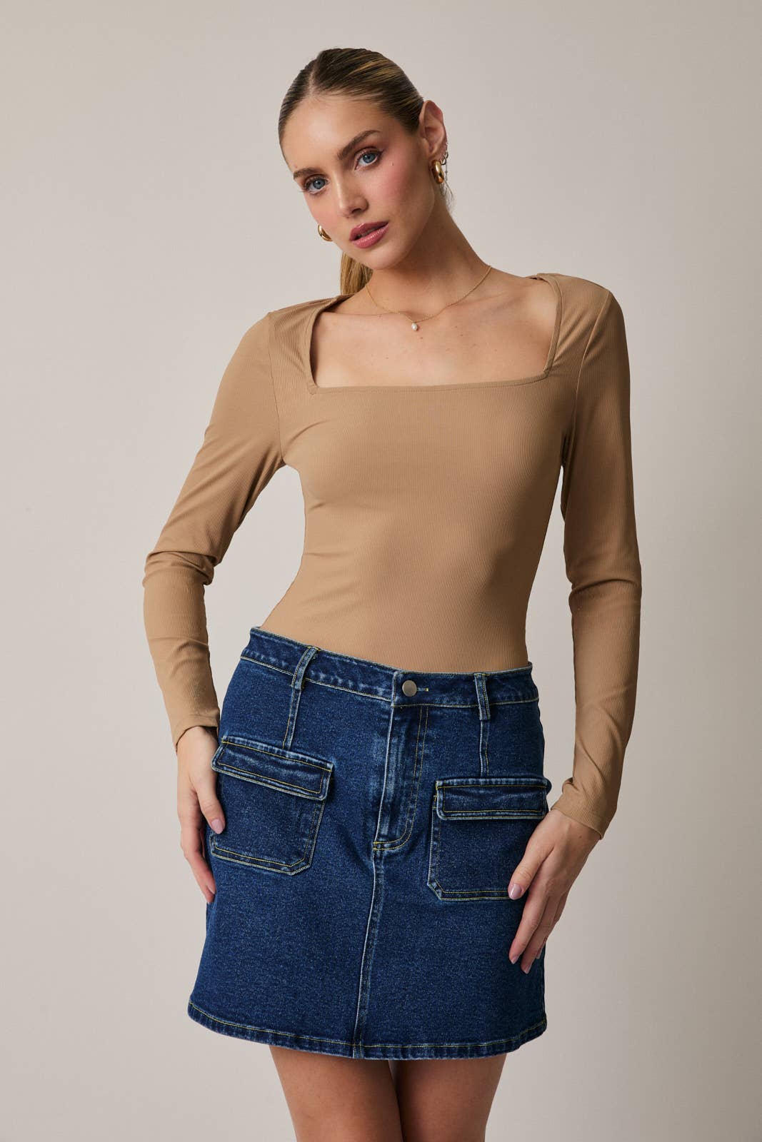 SQUARE NECK LONG SLEEVE BODYSUIT: Black / S