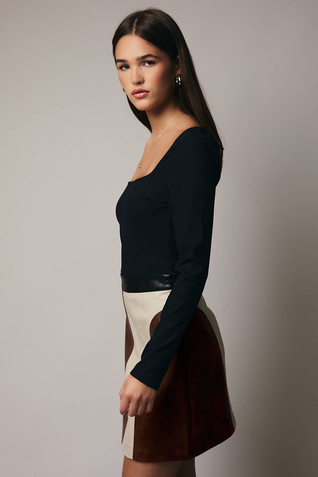 SQUARE NECK LONG SLEEVE BODYSUIT: Black / L