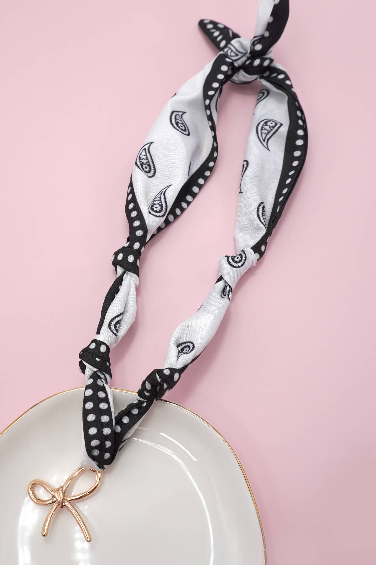 HANDMADE SCARF CHARM NECKLACE | 80N91790: J